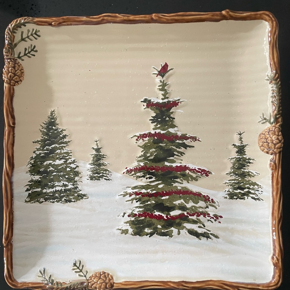 St. Nicholas Square Snow Valley 14.5in Decorative Plate